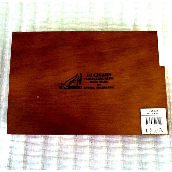 Olvia Serie V Melanio Wood Cigar Box - Picture 2 of 4
